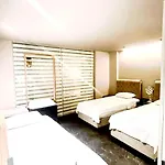 Upper House קס