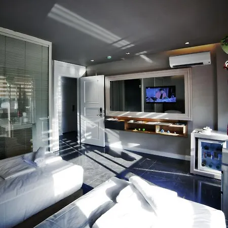 Upper House 4*