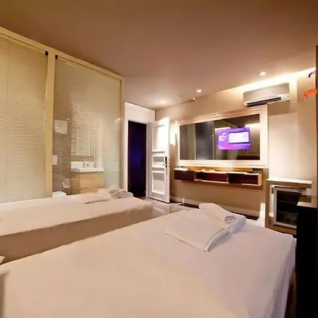 Upper House カシュ